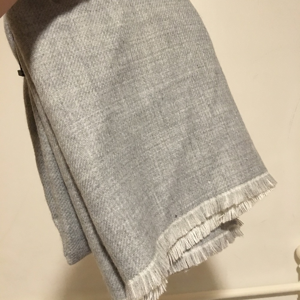 UNIQLO reversible two way stole